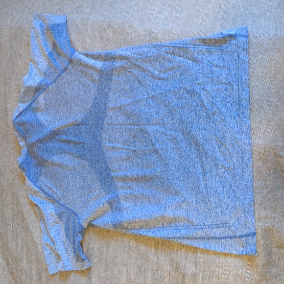 Men's MPG workout shirt size medium - Picture 2 of 3